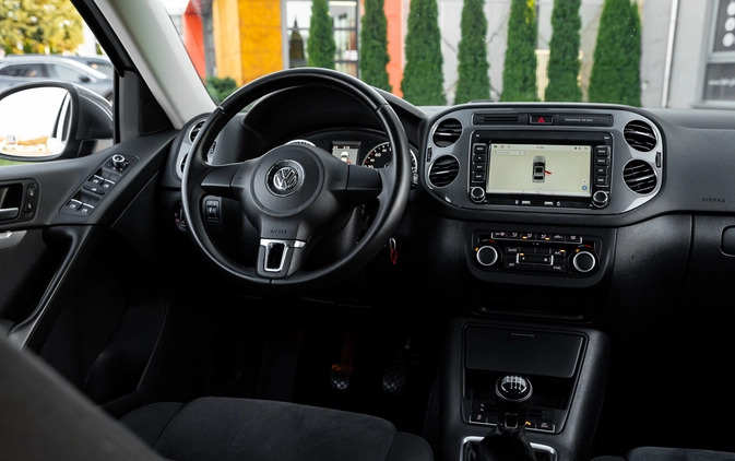 Volkswagen Tiguan cena 49900 przebieg: 215000, rok produkcji 2013 z Piwniczna-Zdrój małe 781